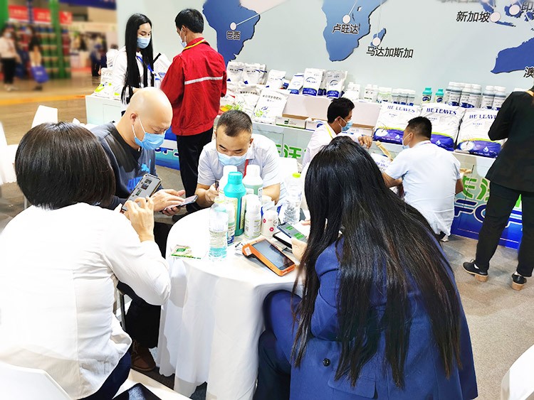 越是艱險越向前，越是困境越突破，夫沃施廣西會滿譽而歸！